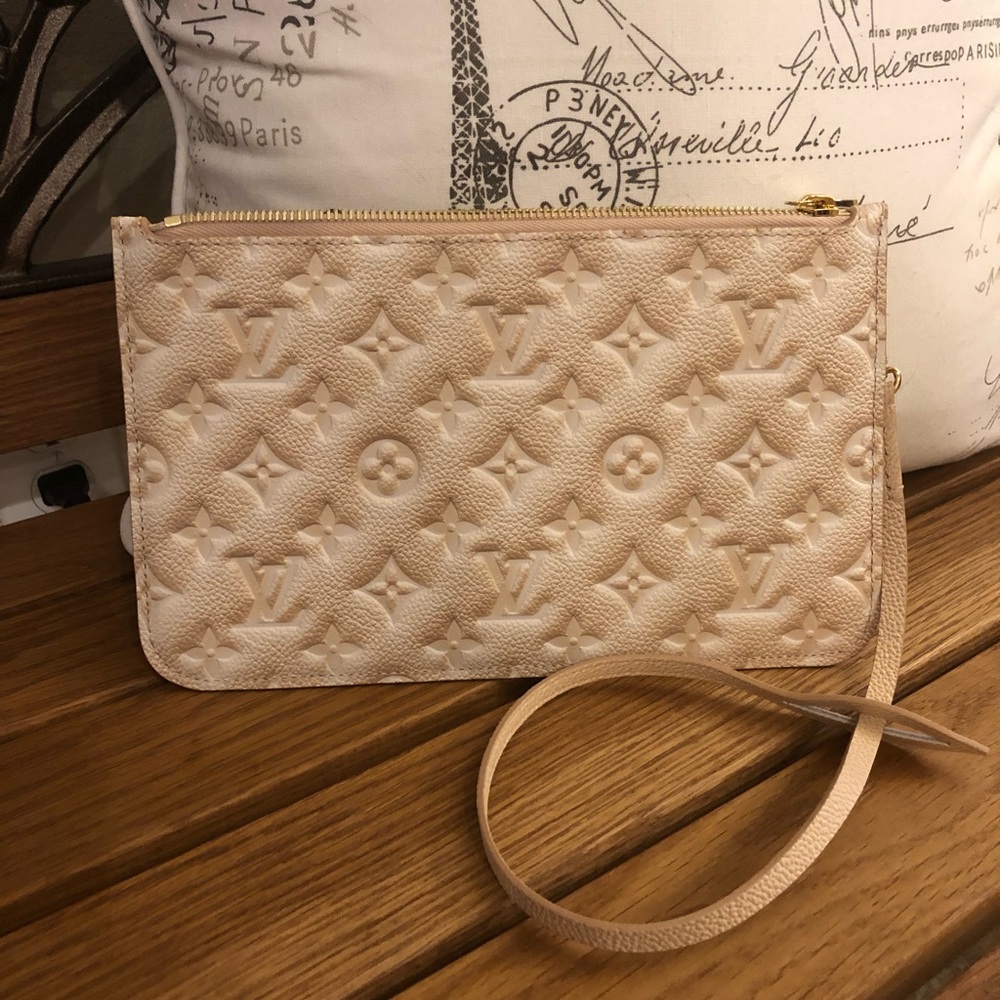 Louis Vuitton Neverful Pouch/Wristlet